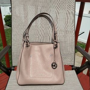 Authentic Michael Kors Beautiful Tote Bag